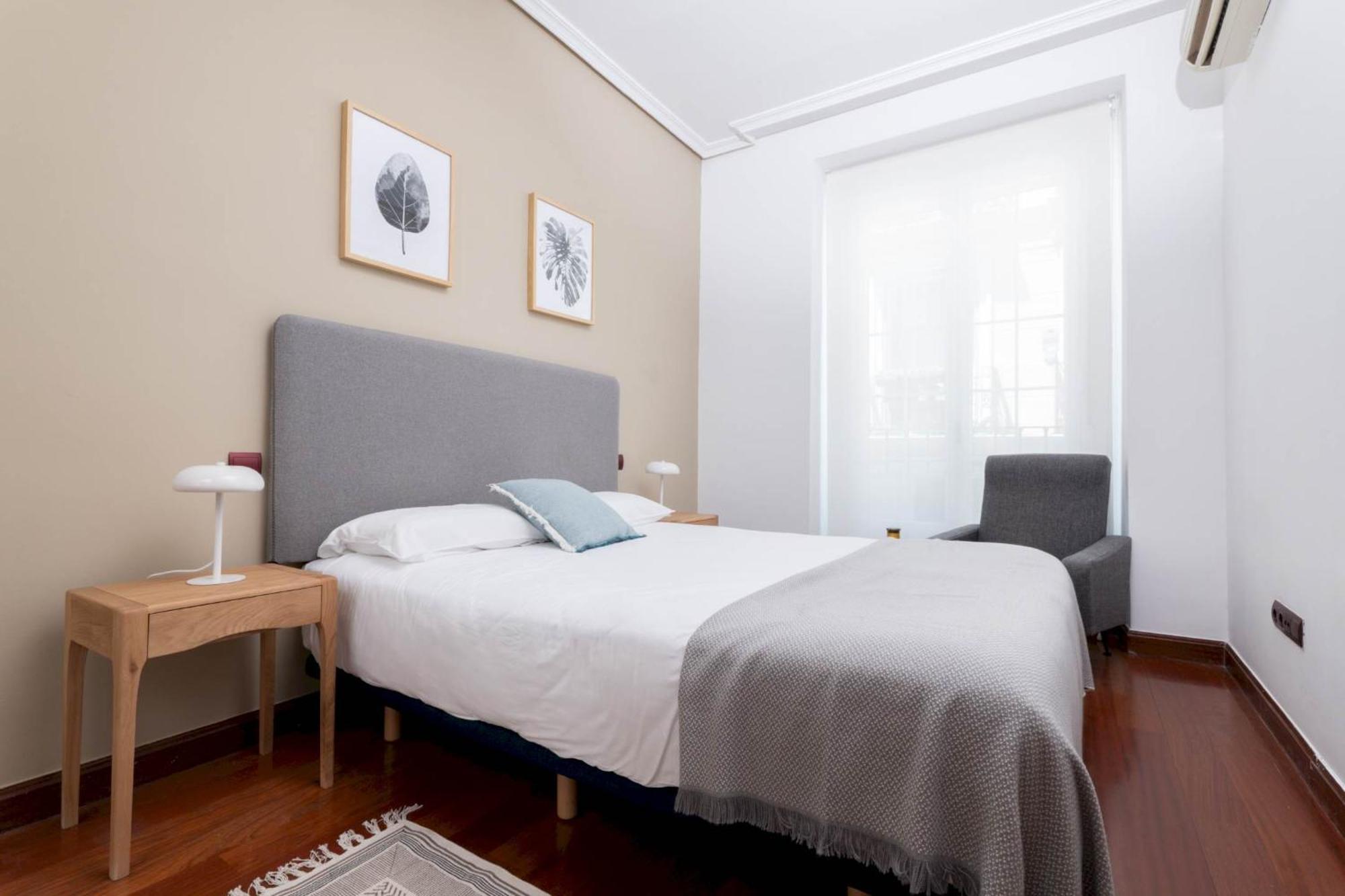 One Bedroom Apartment In Chueca Мадрид Экстерьер фото